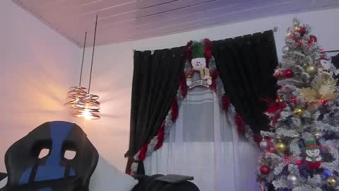 Maximo online show from December 21, 7:45 am