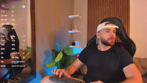 Maximo Wolf online show from March 3, 9:10 pm