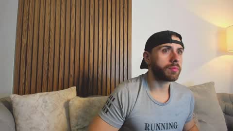 Maximo Wolf online show from March 30, 1:06 am