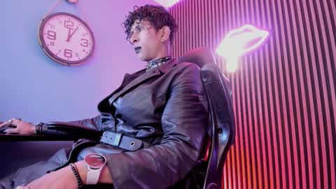 MAXIMO online show from February 19, 4:19 am