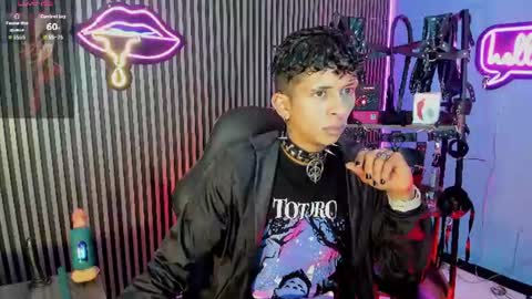MAXIMO online show from July 5, 3:45 am