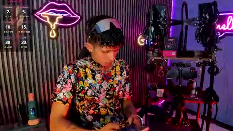 MAXIMO online show from July 18, 3:33 am