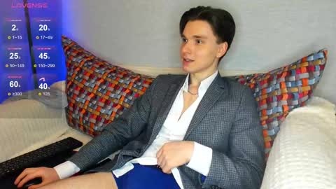 Max online show from February 26, 11:26 pm