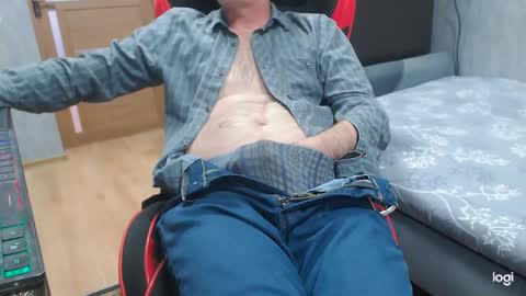 maximus3334 online show from April 14, 11:27 am