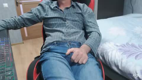 Snapshot of maximus3334 chatting on May 21, 10:44 am maximus3334 online show from May 21, 10:44 am