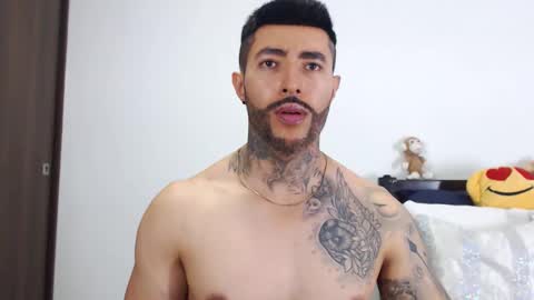 Independent Model online show from December 4, 2:53 am