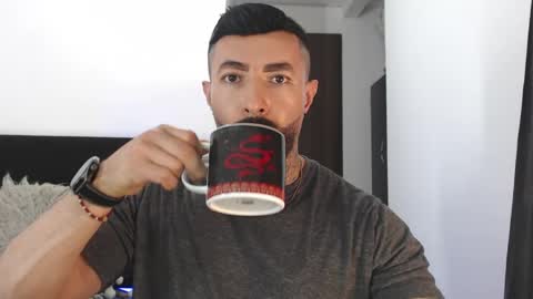 Snapshot of maximus_golden chatting on May 18, 1:02 am Independent Model online show from May 18, 1:02 am