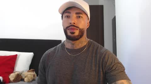 Snapshot of maximus_golden chatting on May 28, 3:37 am Independent Model online show from May 28, 3:37 am