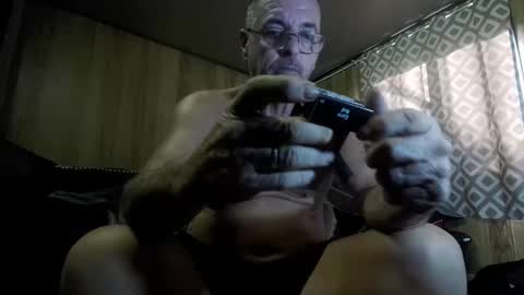 Snapshot of maximus_oreally chatting on February 10, 6:09 am Max online show from February 10, 6:09 am