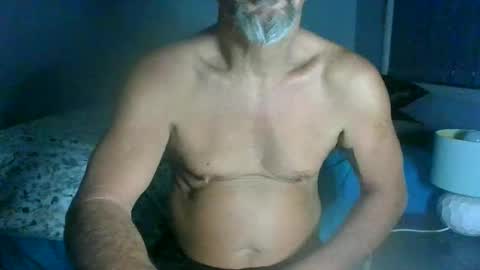 Snapshot of maximus_oreally chatting on June 6, 12:49 am Max online show from June 6, 12:49 am