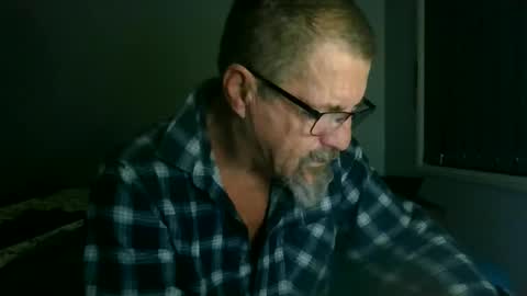 Snapshot of maximus_oreally chatting on June 7, 11:41 pm Max online show from June 7, 11:41 pm