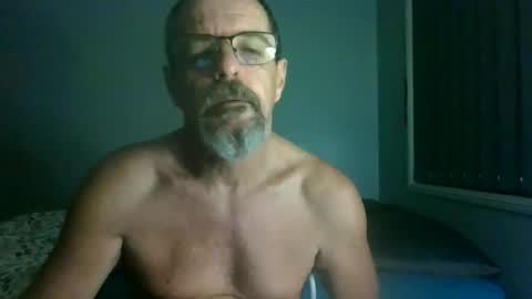 Snapshot of maximus_oreally chatting on June 10, 11:46 pm Max online show from June 10, 11:46 pm