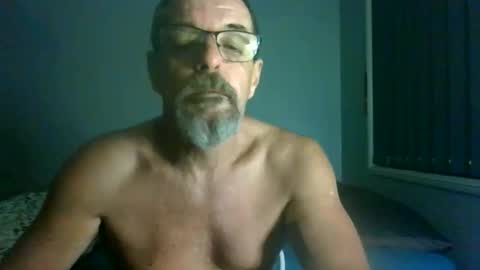 Snapshot of maximus_oreally chatting on June 11, 12:32 am Max online show from June 11, 12:32 am