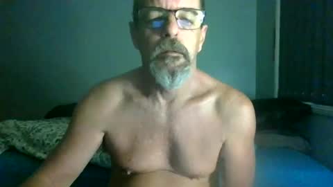 Snapshot of maximus_oreally chatting on June 14, 12:52 am Max online show from June 14, 12:52 am