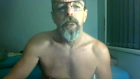 Snapshot of maximus_oreally chatting on June 15, 11:18 pm Max online show from June 15, 11:18 pm