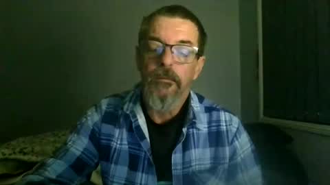 Snapshot of maximus_oreally chatting on June 25, 2:55 am Max online show from June 25, 2:55 am