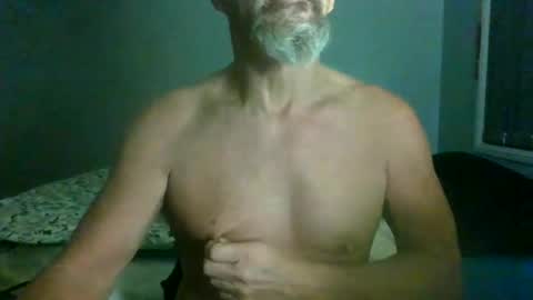 Snapshot of maximus_oreally chatting on July 2, 12:10 am Max online show from July 2, 12:10 am