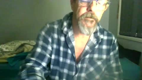 Snapshot of maximus_oreally chatting on July 7, 2:03 am Max online show from July 7, 2:03 am