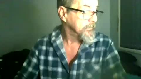Snapshot of maximus_oreally chatting on July 8, 4:11 pm Max online show from July 8, 4:11 pm