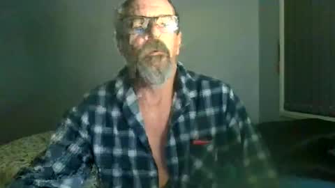 Snapshot of maximus_oreally chatting on July 10, 2:49 am Max online show from July 10, 2:49 am