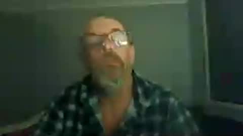 Snapshot of maximus_oreally chatting on July 18, 2:05 am Max online show from July 18, 2:05 am
