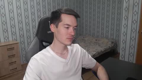 Snapshot of maximuslan chatting on February 1, 7:23 pm Marcolas online show from February 1, 7:23 pm