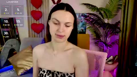 Snapshot of maxincarroll chatting on June 16, 9:12 am MaxinCarroll online show from June 16, 9:12 am
