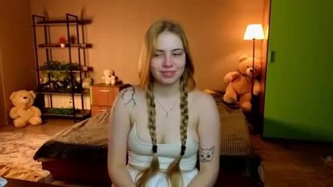 Snapshot of maxineheart chatting on June 30, 2:01 am Monica - Next stream 270525 0300 GMT2 online show from June 30, 2:01 am