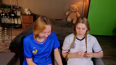 Snapshot of maxineheart chatting on July 3, 1:45 am Monica - Next stream 270525 0300 GMT2 online show from July 3, 1:45 am