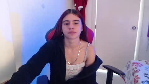 Snapshot of maxinesex_ chatting on April 24, 1:46 pm maxinesex_ online show from April 24, 1:46 pm