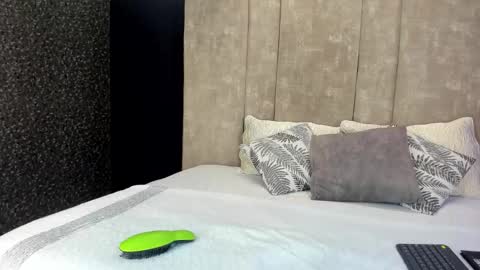 Maxi Rogers online show from February 22, 10:25 am