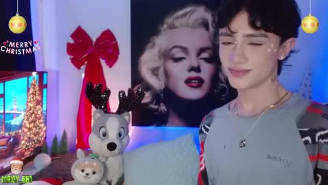 Snapshot of maxiy_001 chatting on December 5, 3:59 am Max online show from December 5, 3:59 am
