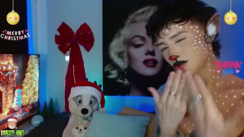 Snapshot of maxiy_001 chatting on December 23, 5:17 am Max online show from December 23, 5:17 am