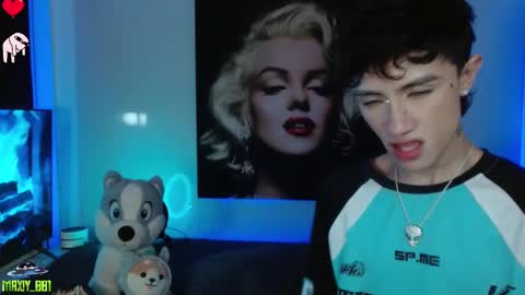 Snapshot of maxiy_001 chatting on January 10, 8:51 am Max online show from January 10, 8:51 am