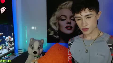 Snapshot of maxiy_001 chatting on January 16, 7:07 am Max online show from January 16, 7:07 am