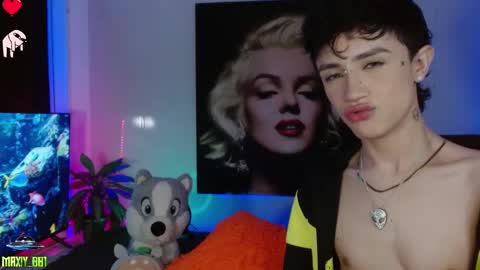 Snapshot of maxiy_001 chatting on January 19, 5:26 am Max online show from January 19, 5:26 am