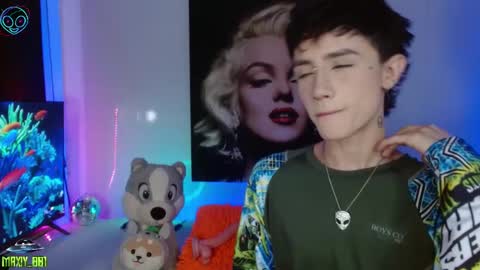 Snapshot of maxiy_001 chatting on February 26, 4:35 pm Max online show from February 26, 4:35 pm