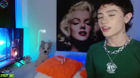Snapshot of maxiy_001 chatting on September 15, 2:22 am Max online show from September 15, 2:22 am