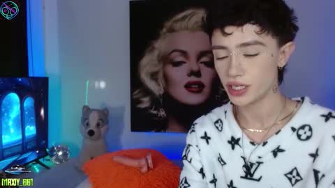 Snapshot of maxiy_001 chatting on September 30, 3:22 am Max online show from September 30, 3:22 am