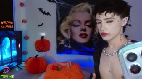 Snapshot of maxiy_001 chatting on October 5, 6:01 am Max online show from October 5, 6:01 am