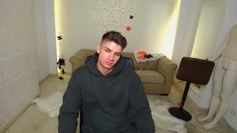 MaxKaiden online show from October 28, 5:44 am