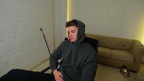 MaxKaiden online show from November 22, 5:39 am