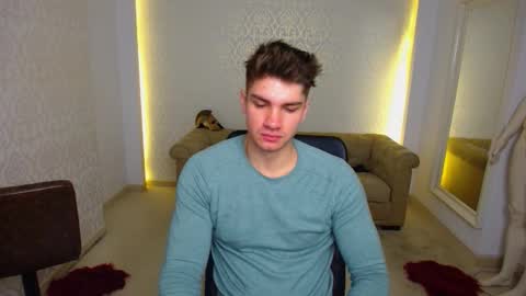 Snapshot of maxkaiden chatting on January 18, 6:17 am MaxKaiden online show from January 18, 6:17 am