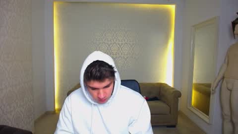 Snapshot of maxkaiden chatting on January 19, 5:55 am MaxKaiden online show from January 19, 5:55 am