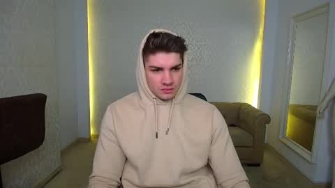 Snapshot of maxkaiden chatting on February 4, 5:46 am MaxKaiden online show from February 4, 5:46 am