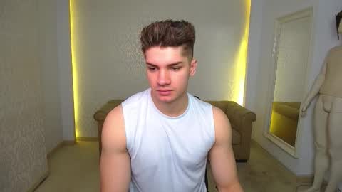 Snapshot of maxkaiden chatting on February 7, 6:28 am MaxKaiden online show from February 7, 6:28 am