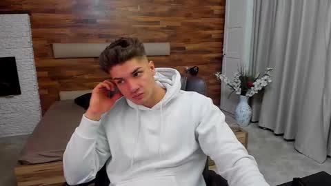 MaxKaiden online show from March 17, 6:17 am