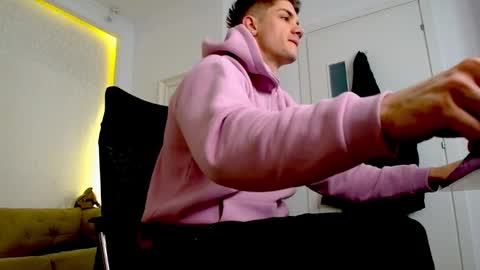 MaxKaiden online show from April 10, 4:39 am