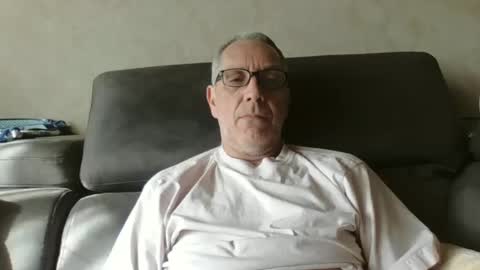 Snapshot of maxou569 chatting on March 7, 11:18 am maxou569 online show from March 7, 11:18 am