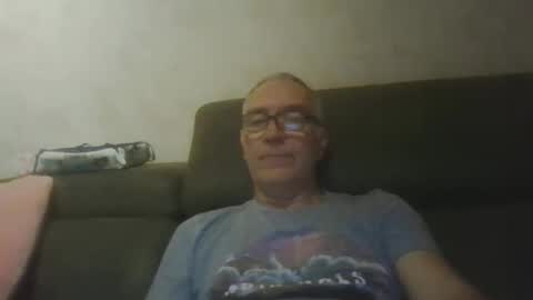 Snapshot of maxou569 chatting on November 2, 6:27 am maxou569 online show from November 2, 6:27 am